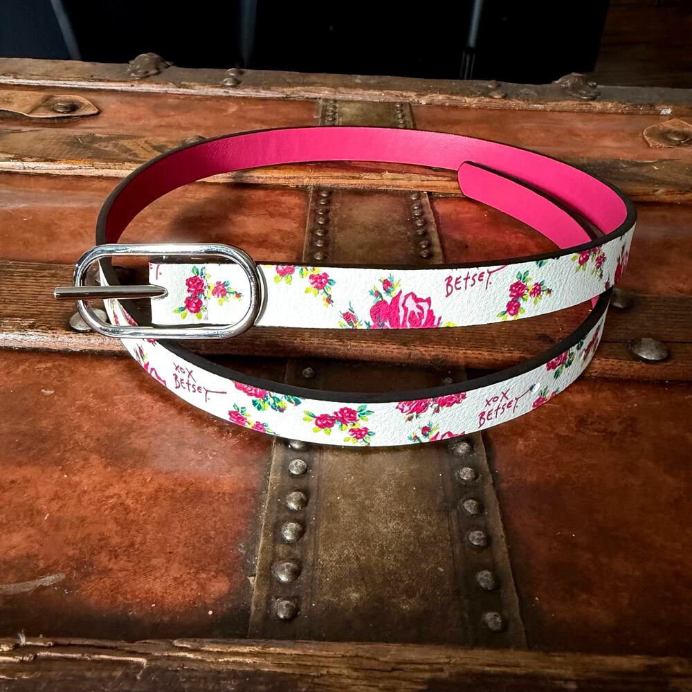 Betsey Johnson Pink Floral on White 3/4" wide Belt